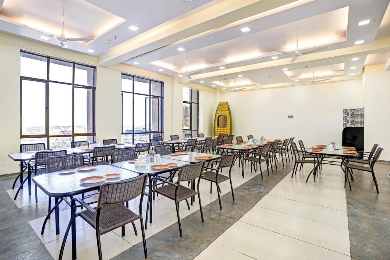 Townhouse Oak Hotel Rama ナーシク エクステリア 写真