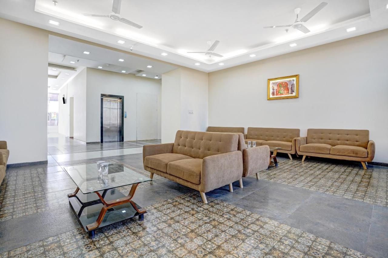 Townhouse Oak Hotel Rama ナーシク エクステリア 写真