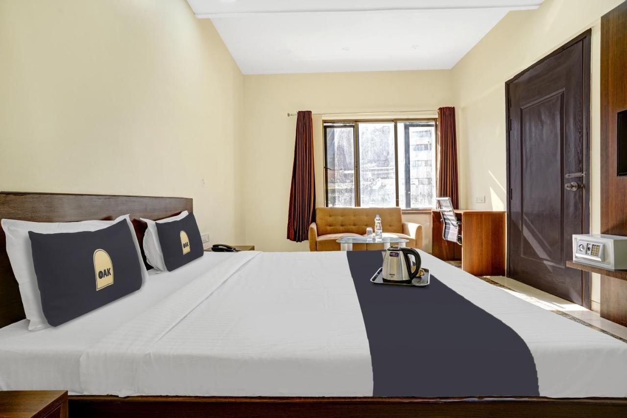 Townhouse Oak Hotel Rama ナーシク エクステリア 写真
