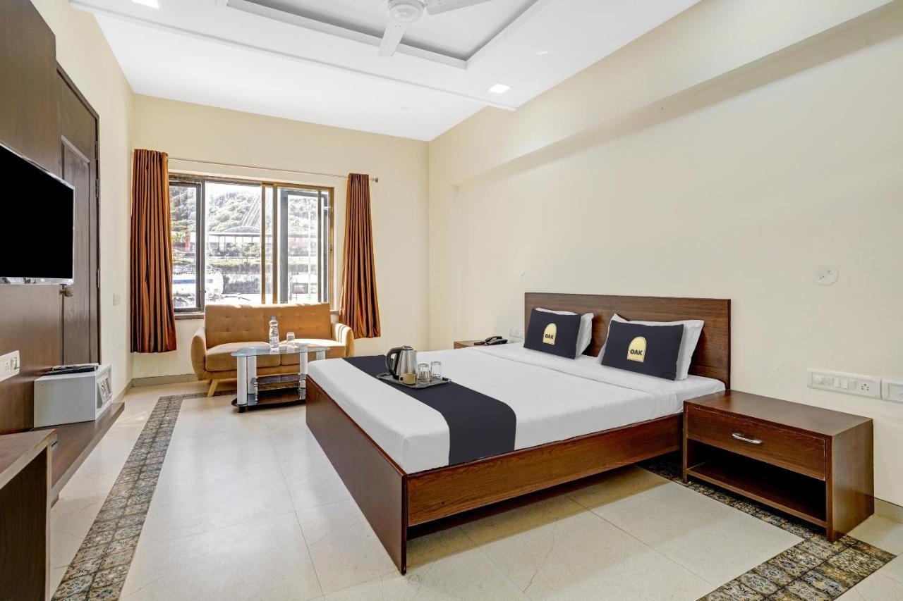 Townhouse Oak Hotel Rama ナーシク エクステリア 写真