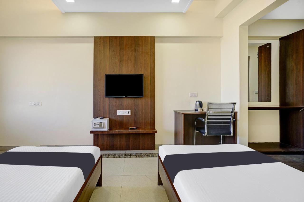 Townhouse Oak Hotel Rama ナーシク エクステリア 写真