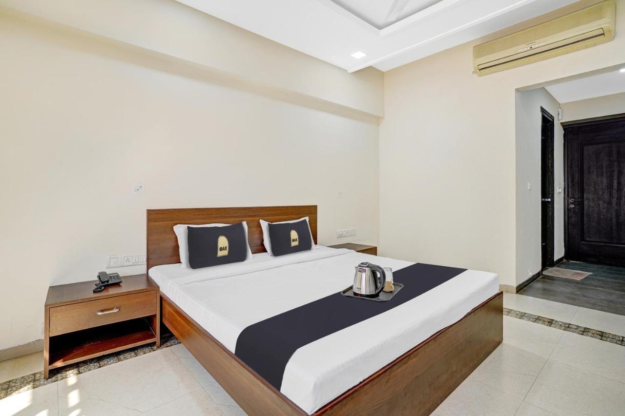Townhouse Oak Hotel Rama ナーシク エクステリア 写真
